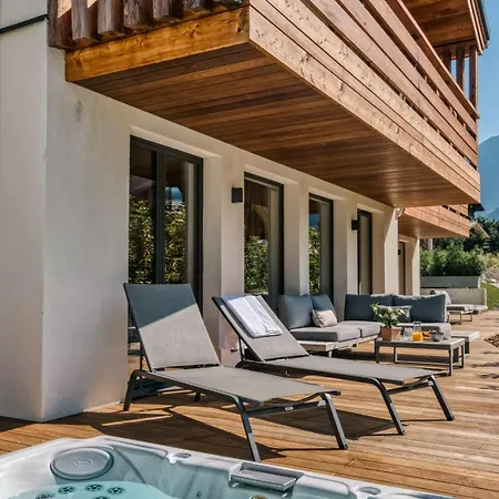 Holiday home With Jacuzzi Facing The Alps In Chamonix
